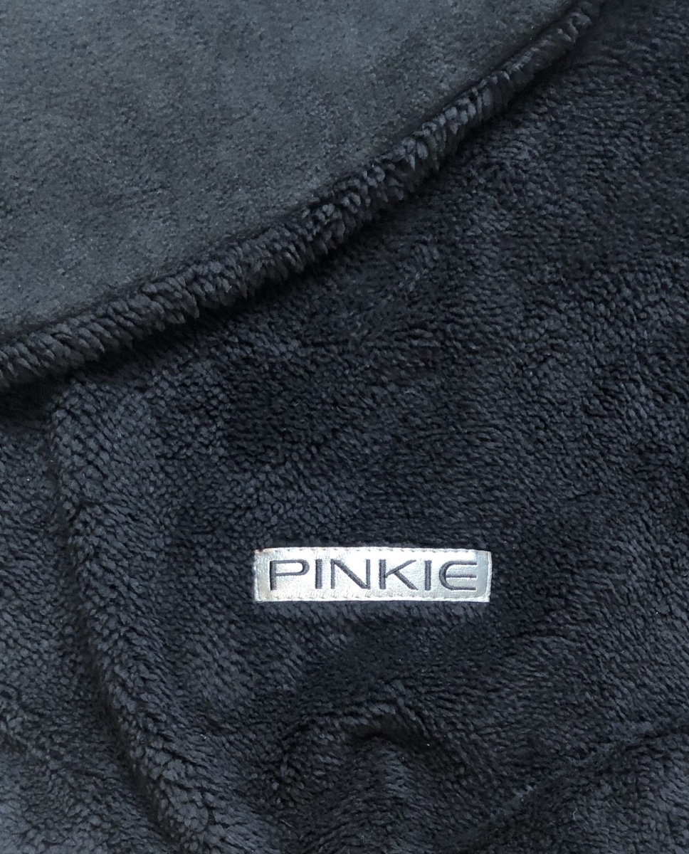 kliknutít zobrazíte maximální velikost obrázku deka so sťahovaním Pinkie Soft Black