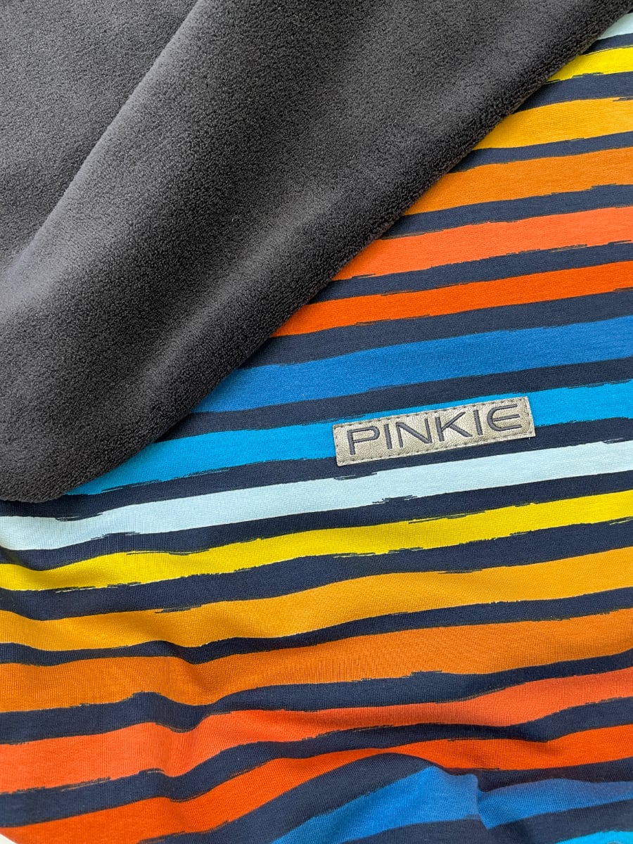 kliknutít zobrazíte maximální velikost obrázku deka so sťahovaním Pinkie Stripes