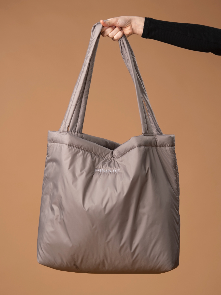 kliknutít zobrazíte maximální velikost obrázku univerzálna taška Airy Grey