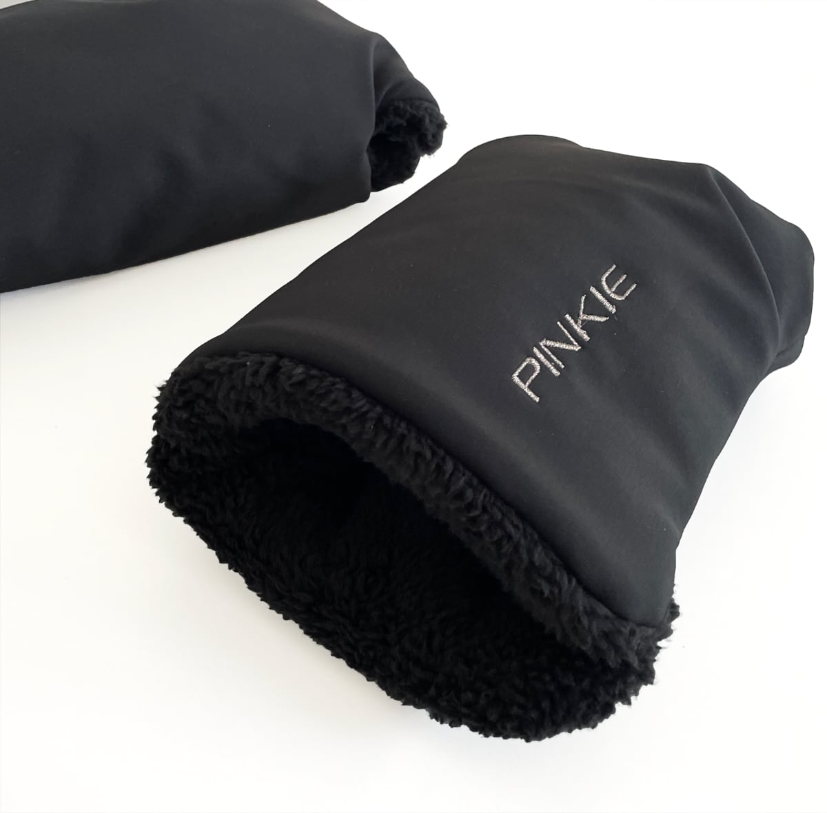 kliknutít zobrazíte maximální velikost obrázku softshellové rukavice na kočík Pinkie Black